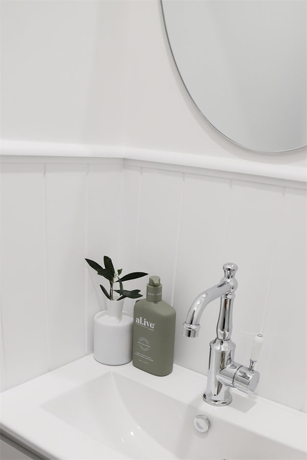 YORK BASIN MIXER WITH WHITE PORCELAIN LEVER CHROME (NR69210101CH)