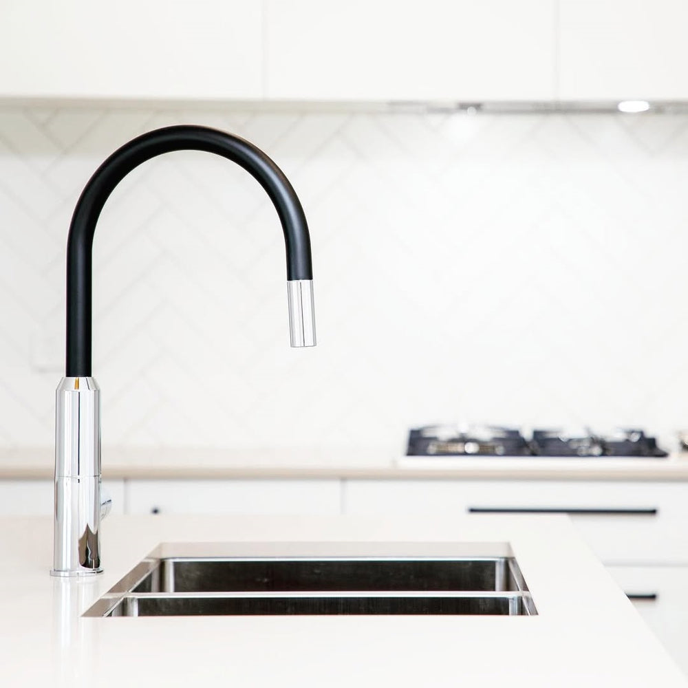 PEARL PULL OUT SINK MIXER WITH VEGIE SPRAY FUNCTION MATTE BLACK (NR231708MB)