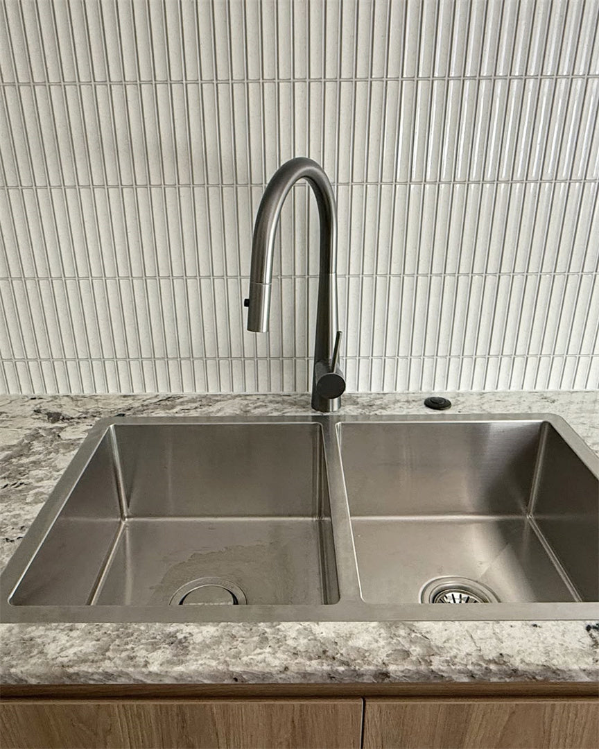 DOLCE PULL OUT SINK MIXER WITH VEGIE SPRAY FUNCTION GUN METAL (NR581009cGM)