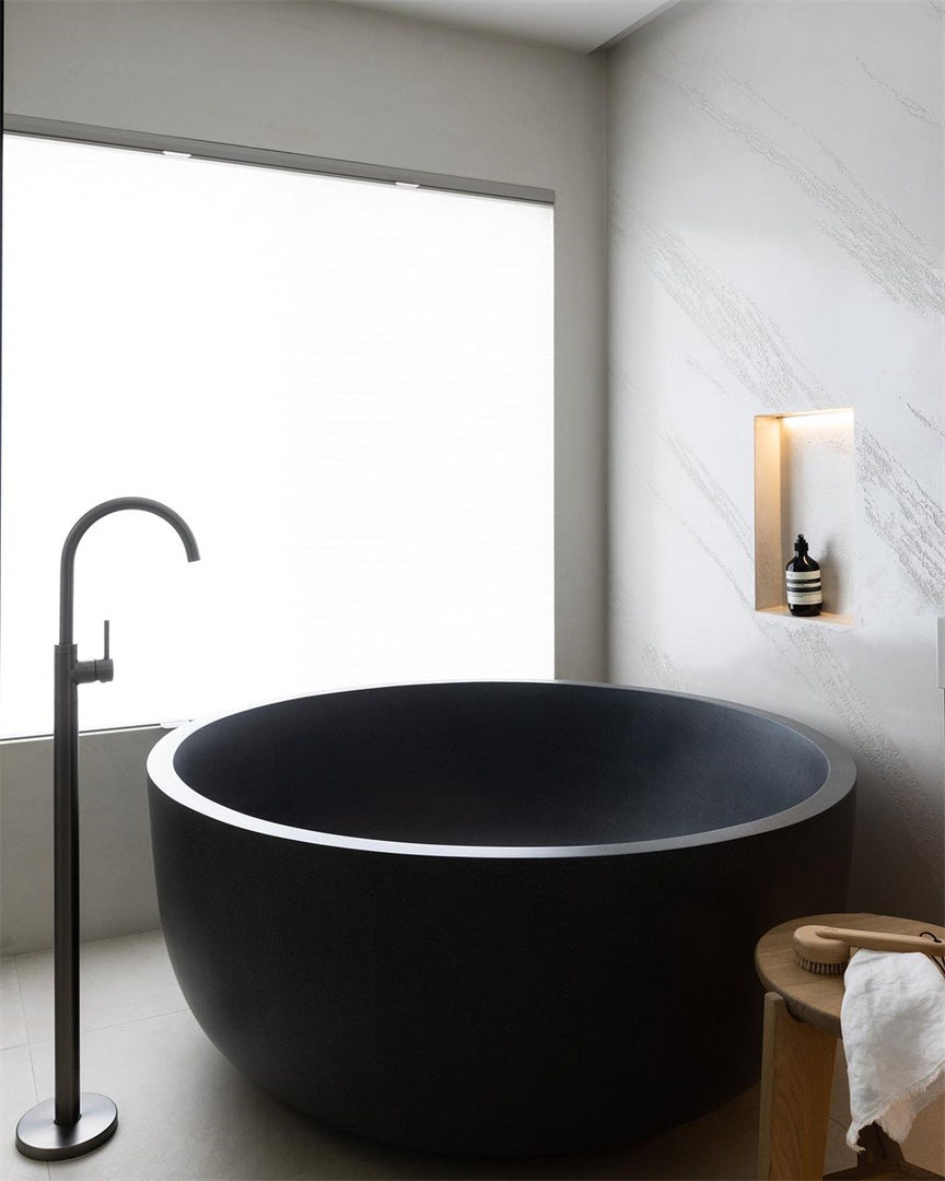 MECCA FREESTANDING BATH MIXER MATTE BLACK (NR210903a01MB)