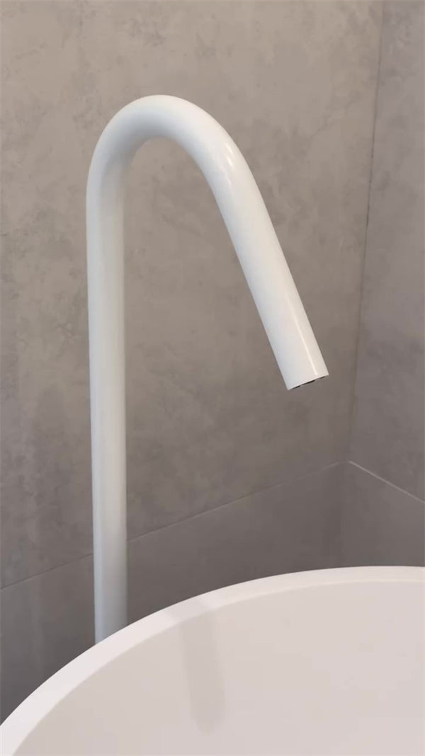 MECCA FREESTANDING BATH SPOUT ONLY MATTE WHITE (NR221903aMW)