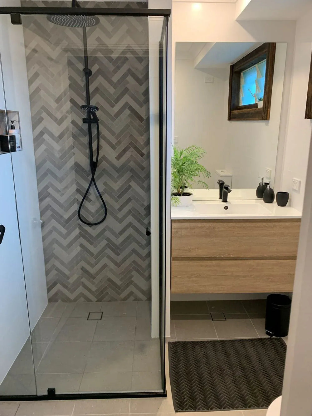 Artemis New Grey Herringbone Honed Mosaic Tile 35X150mm (235x240mm/Sheet)