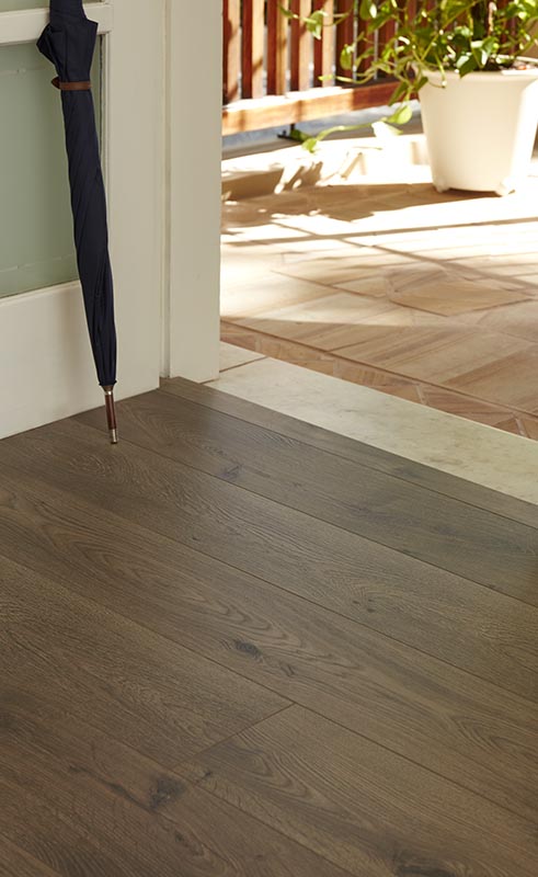 Preference Oakleaf Laminate 12mm - Tawny Oak