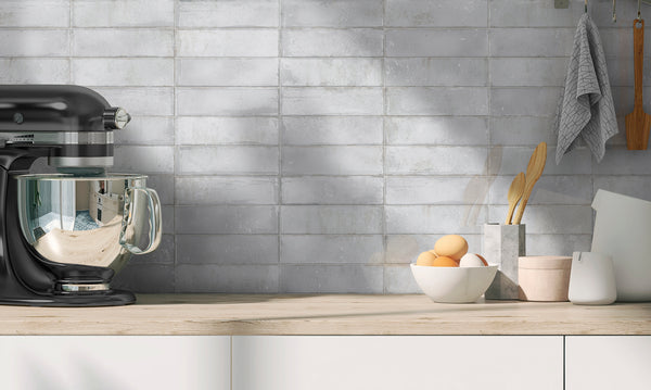 HACWHG724 E236285 HACKNEY PEARL WHITE GLOSS 69X240