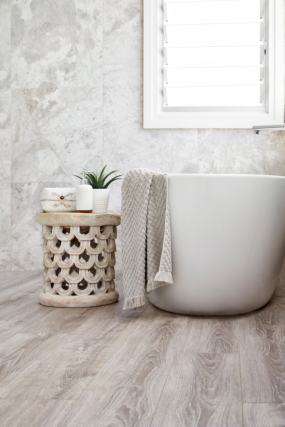 Aquastop - Kronoswiss Laminate Flooring 1380x193x8mm - Helsinki