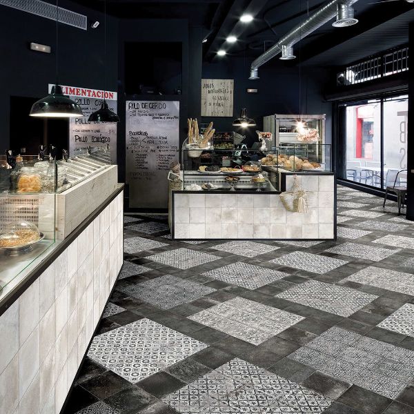 MARI0028   MAIOLICHE CEMENTINE 9 NERA 200X200MM NOVMAIO09 MADE IN ITALY