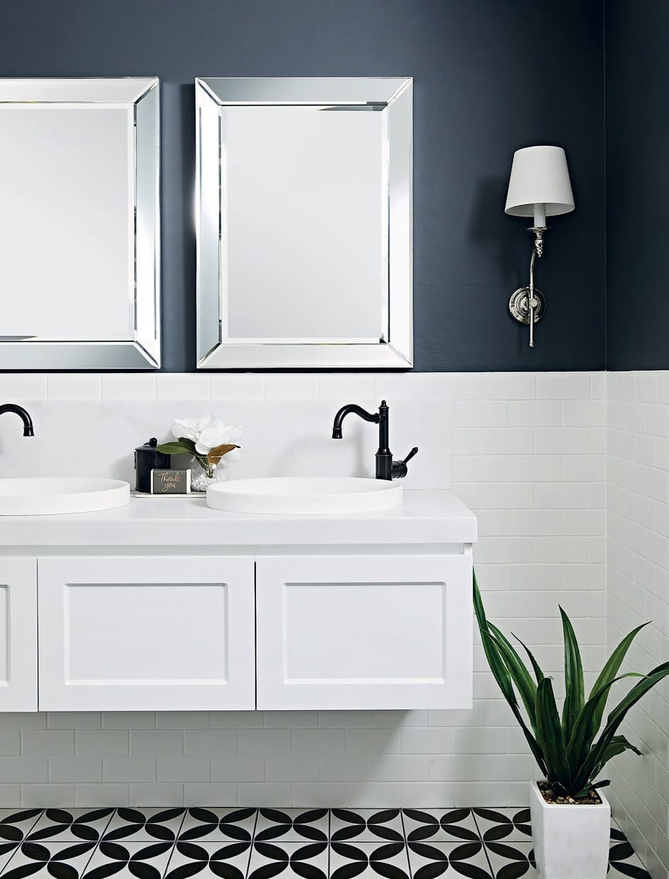 Picasso Classic Blk & Wht Pattern Tile 200x200mm