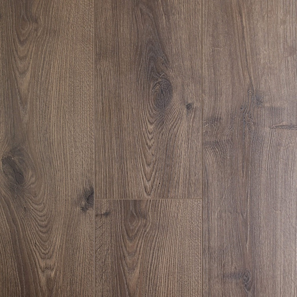 Preference Oakleaf Laminate 12mm - Tawny Oak