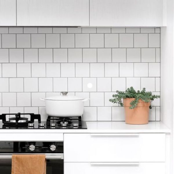 DS0056 SUBWAY PLAIN WHITE GLOSS 150X150MM