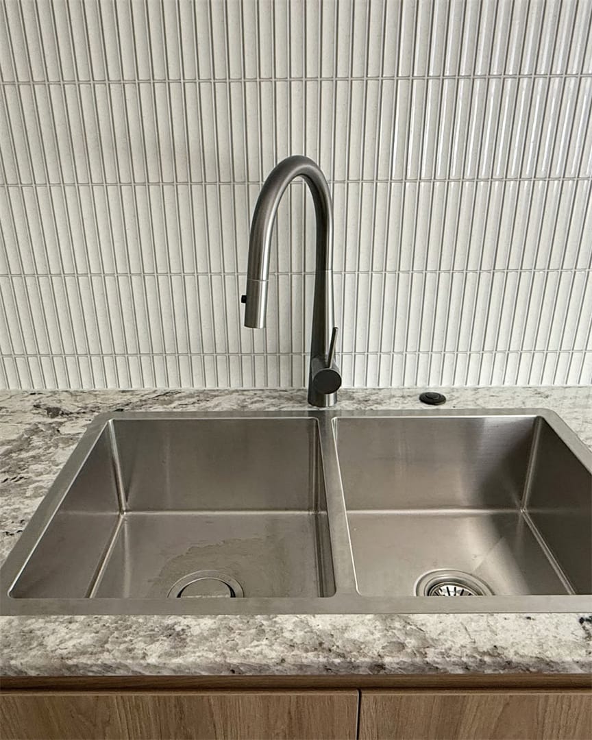 DOLCE PULL OUT SINK MIXER WITH VEGIE SPRAY FUNCTION GUN METAL (NR581009cGM)