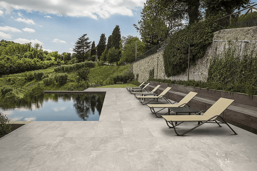 Riviera Silver Coping Tech Grip 400x600mm