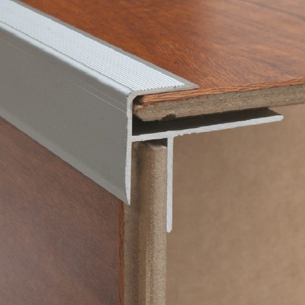 Victiles simple LFEE33.15 CORNER STAIR EDGE 3.3M X 15MM